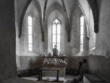 Makabrer Altar in Kapelle von Sankt Michael
